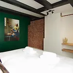 Joz, Historic In Centre Of Bed & Breakfast Amsterdam